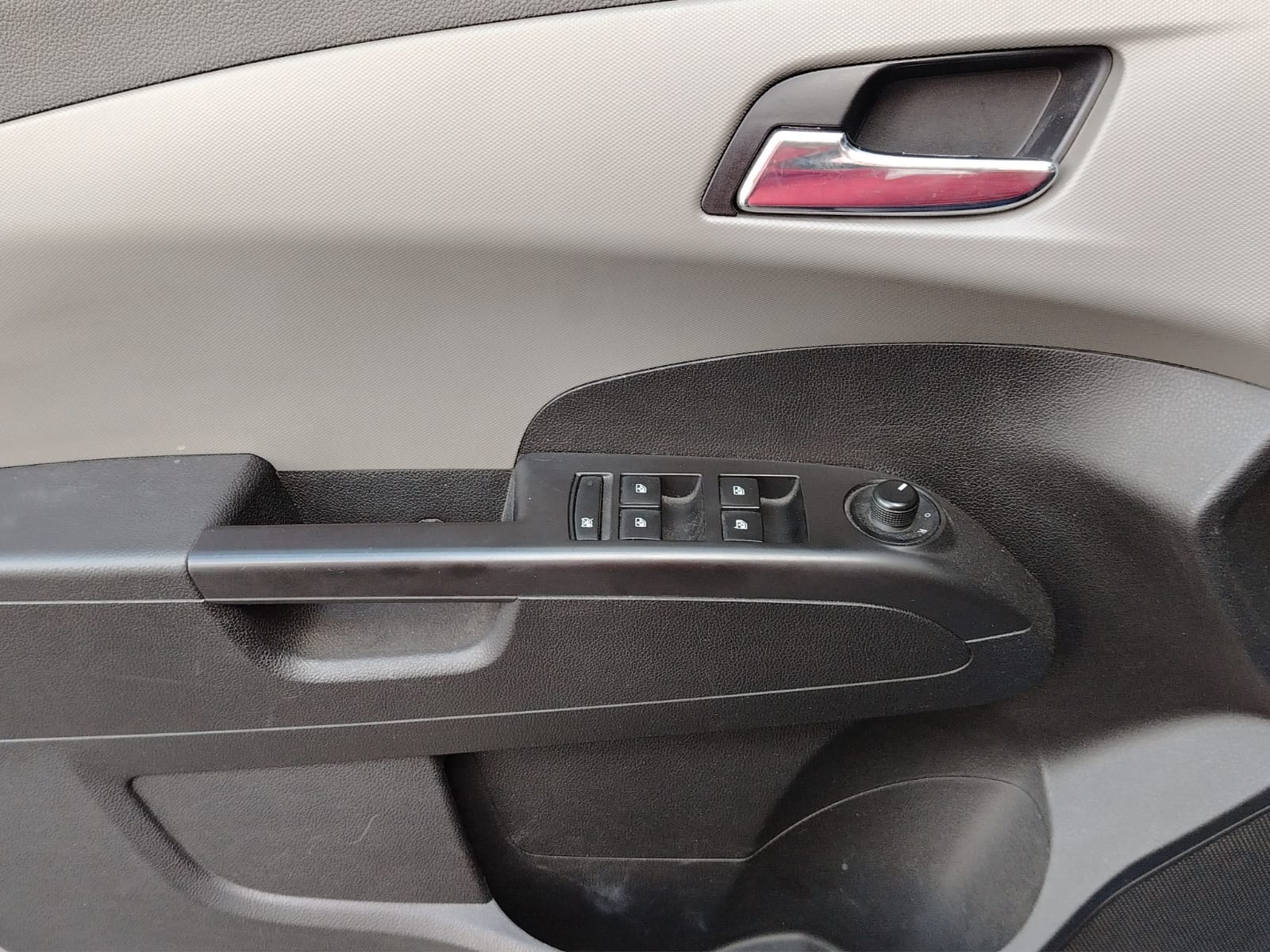 2017 Chevrolet SONIC 4 PTS LT TM5 AAC VE BA RA-15