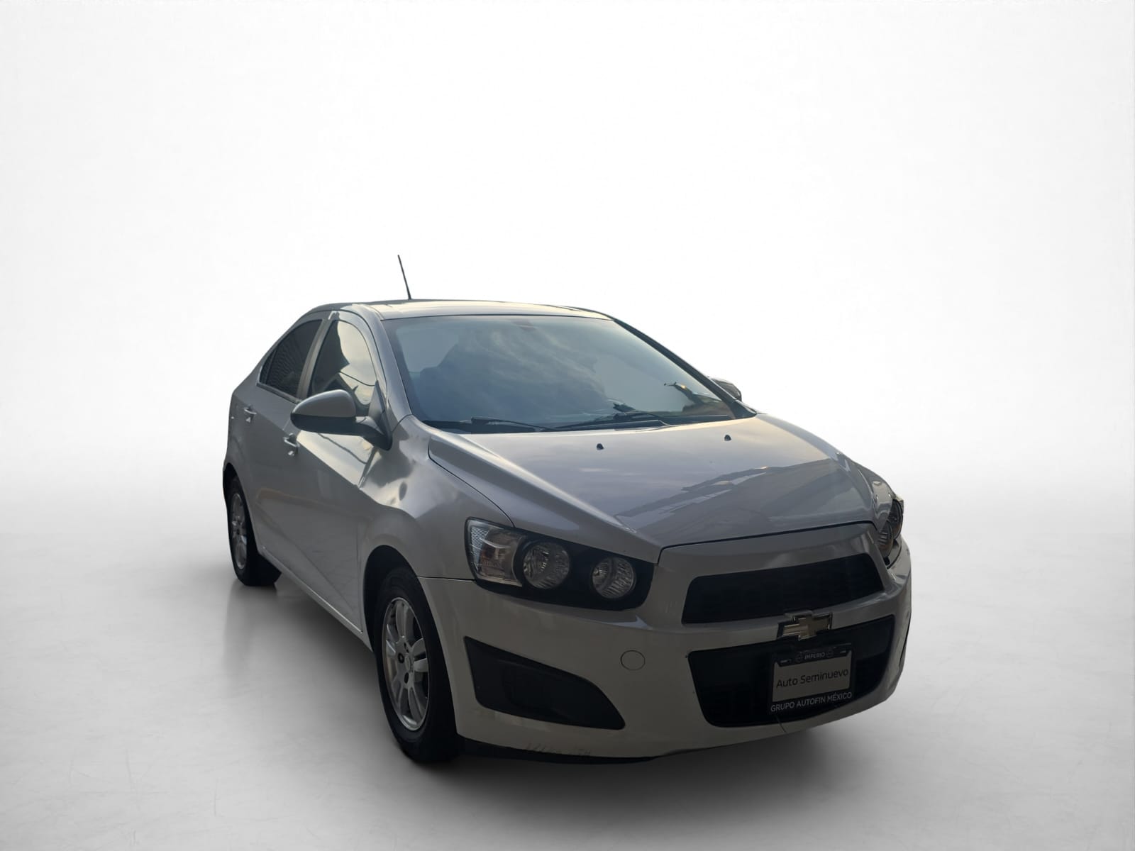 2016 Chevrolet SONIC 5 PTS HB RS 14T TM6 AAC PIEL VE F NIEBLA RA-17