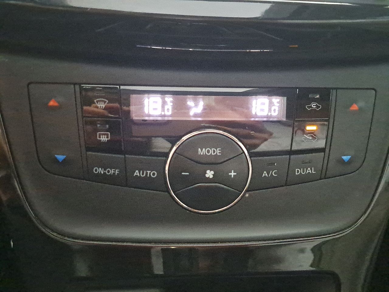 2018 Nissan SENTRA 4 PTS EXCLUSIVE CVT AAC AUT GPS PIEL QC F LED RA-17