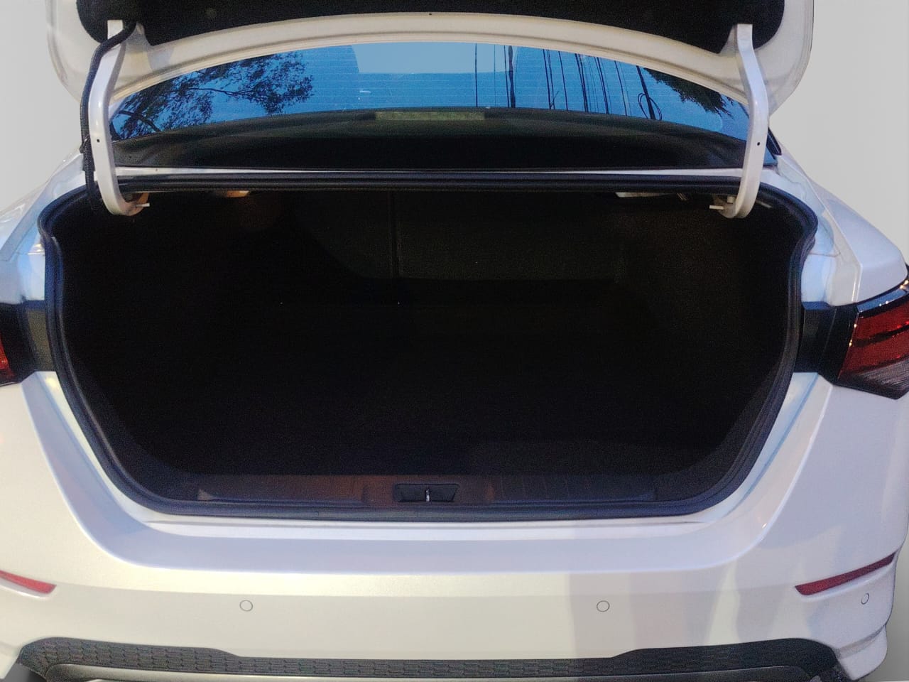 2023 Nissan SENTRA 4 PTS SR PLATINUM CVT AAC AUT ASTOS DEPORTIVOS BOSE PIEL NEGRA QC F LED RA-18