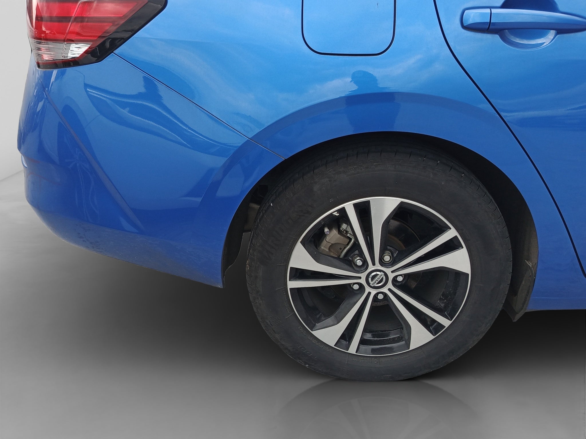 2023 Nissan SENTRA 4 PTS ADVANCE TA AAC F NIEBLA RA-16