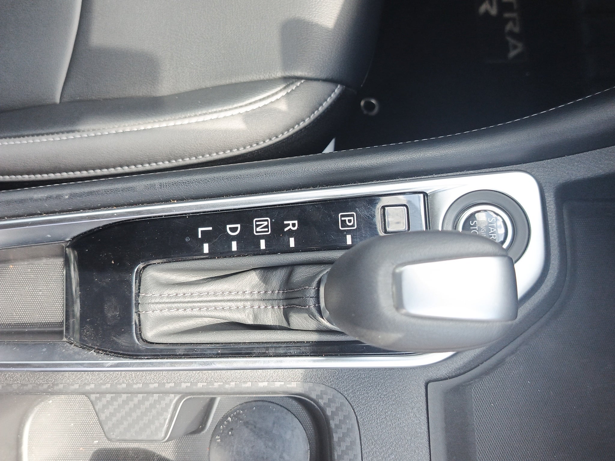 2022 Nissan SENTRA 4 PTS SR CVT AAC ASTOS DEPORTIVOS BOSE QC F LED RA-18