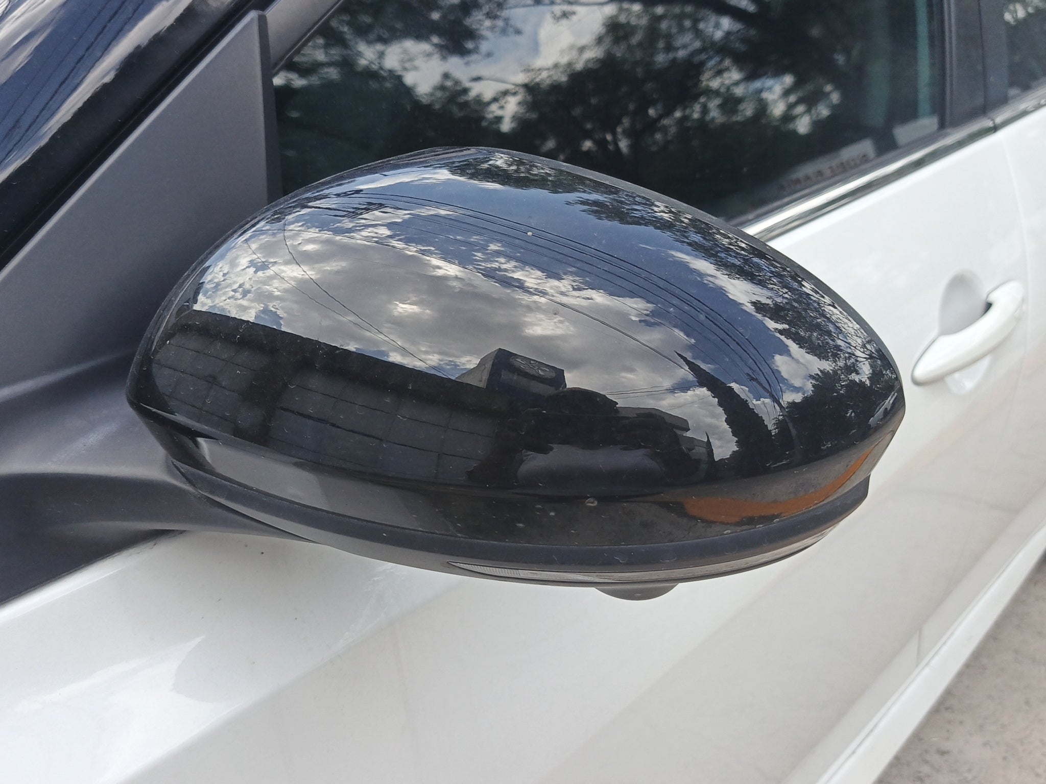 2022 Nissan SENTRA 4 PTS SR CVT AAC ASTOS DEPORTIVOS BOSE QC F LED RA-18