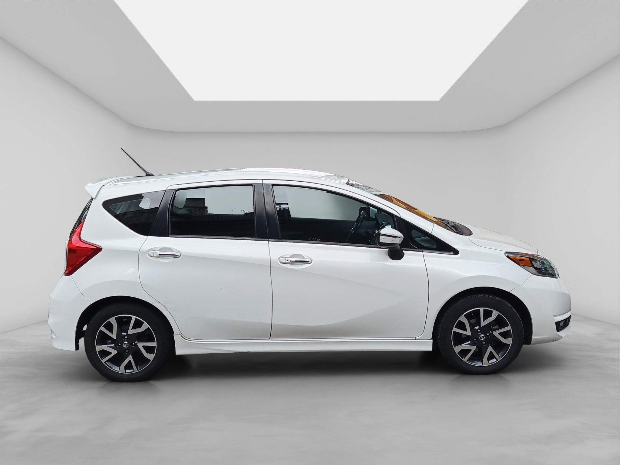 2019 Nissan NOTE 5 PTS SR CVT AAC F NIEBLA GPS FALDON RA-16