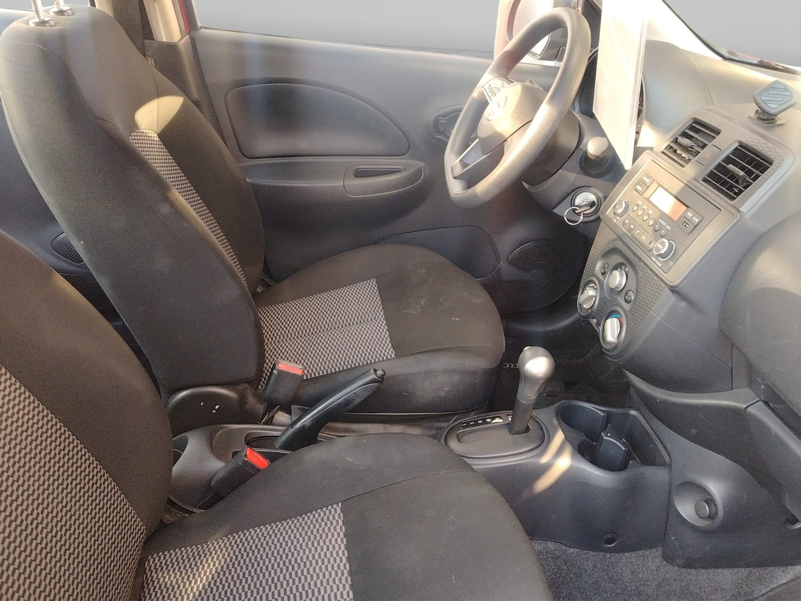 2023 Nissan MARCH 5 PTS HB SENSE TA AAC R-14