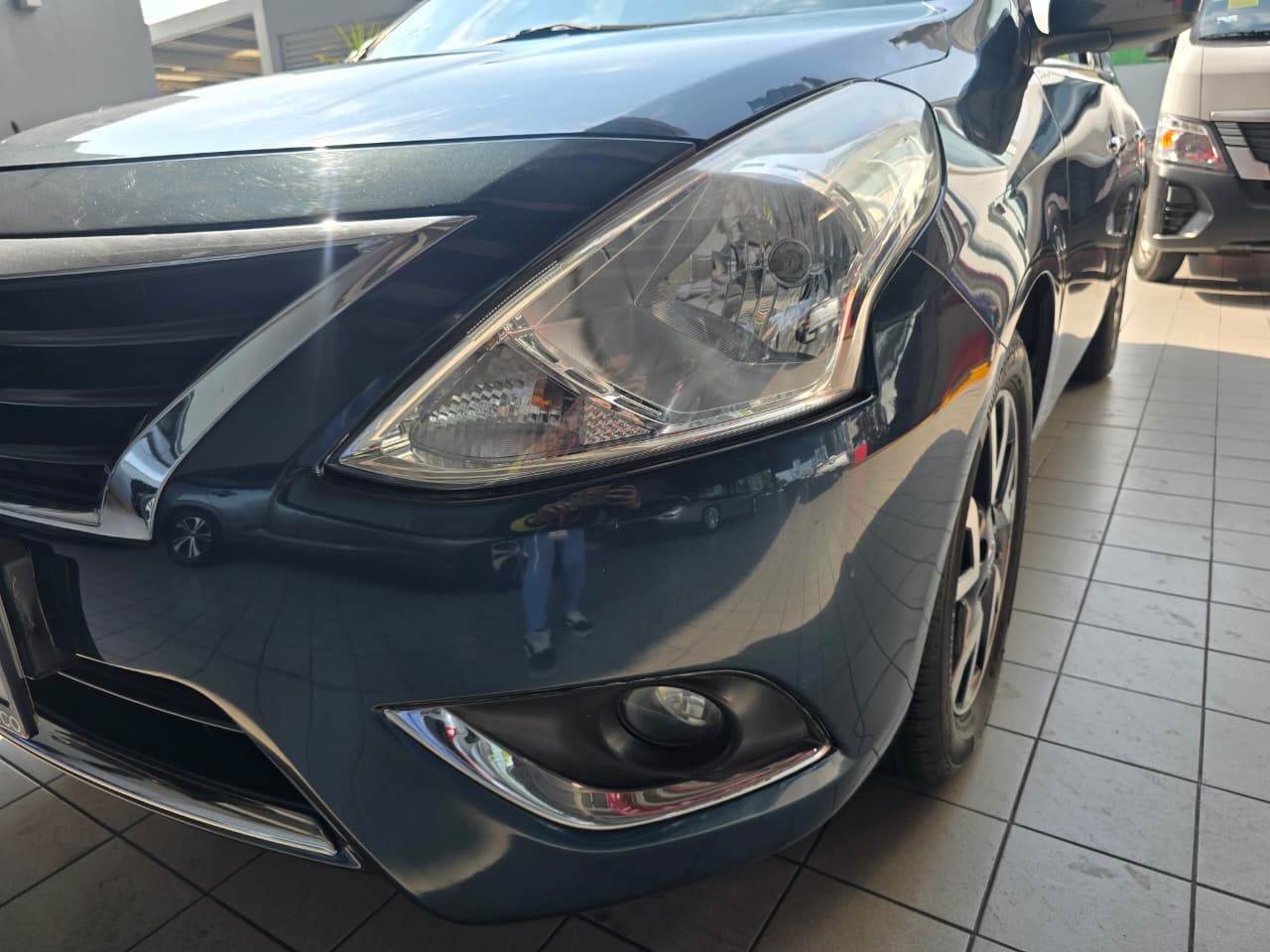 2015 Nissan VERSA 4 PTS EXCLUSIVE TA AAC VE PIEL GPS F NIEBLA RA-15