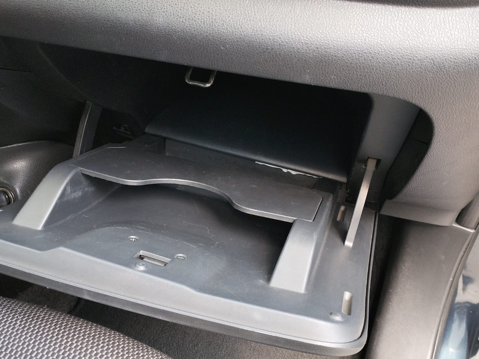 2017 Nissan VERSA 4 PTS ADVANCE TA AAC VE F NIEBLA RA-15