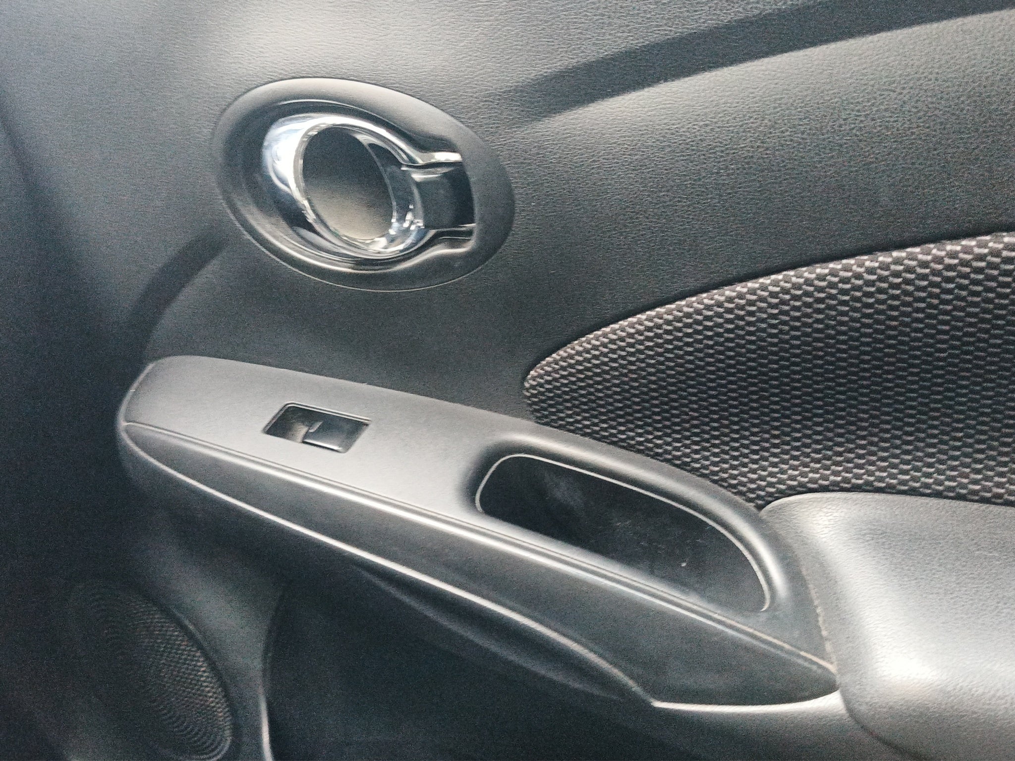2019 Nissan VERSA 4 PTS ADVANCE TA AAC VE F NIEBLA RA-16
