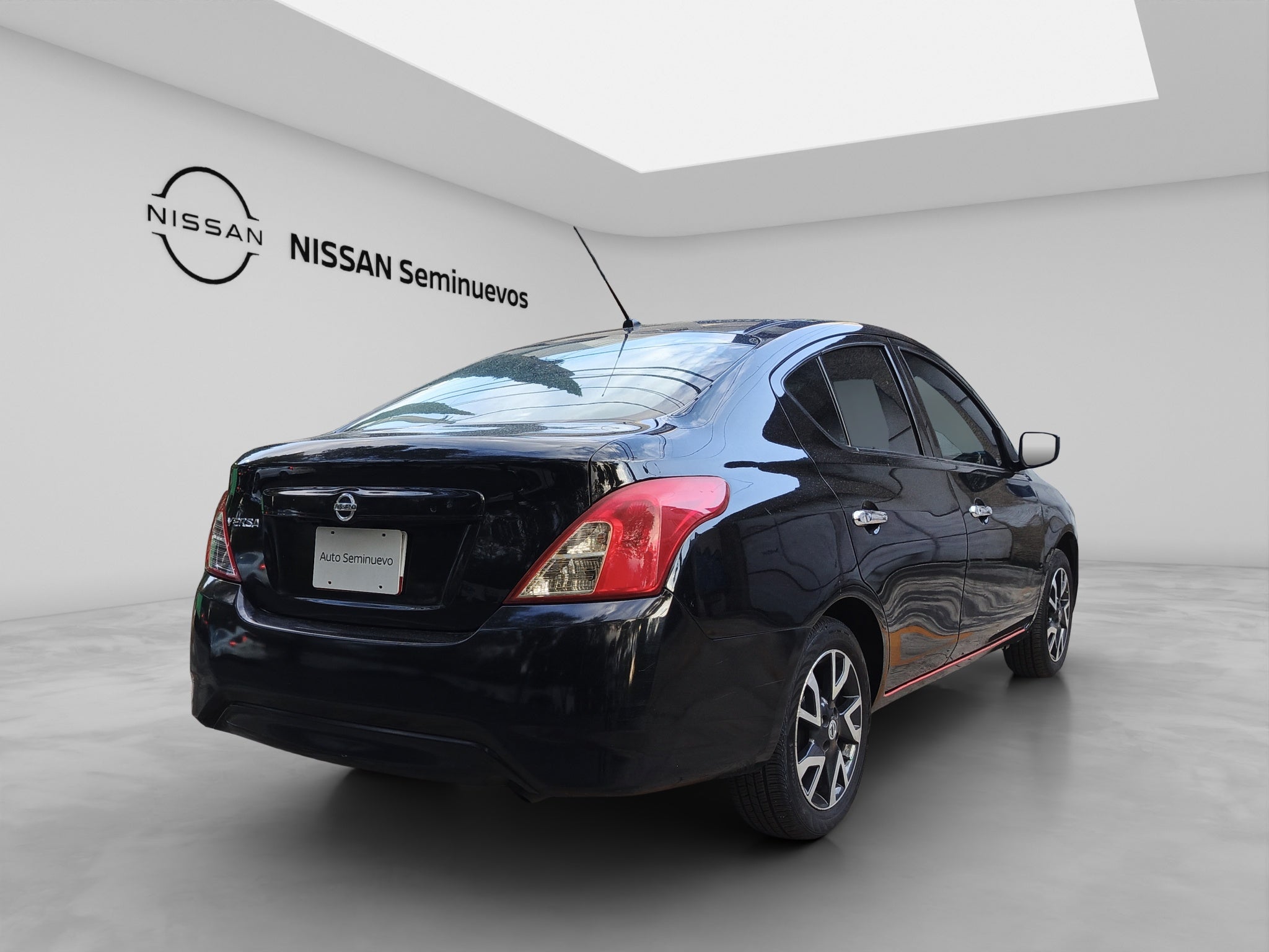 2019 Nissan VERSA 4 PTS ADVANCE TA AAC VE F NIEBLA RA-16