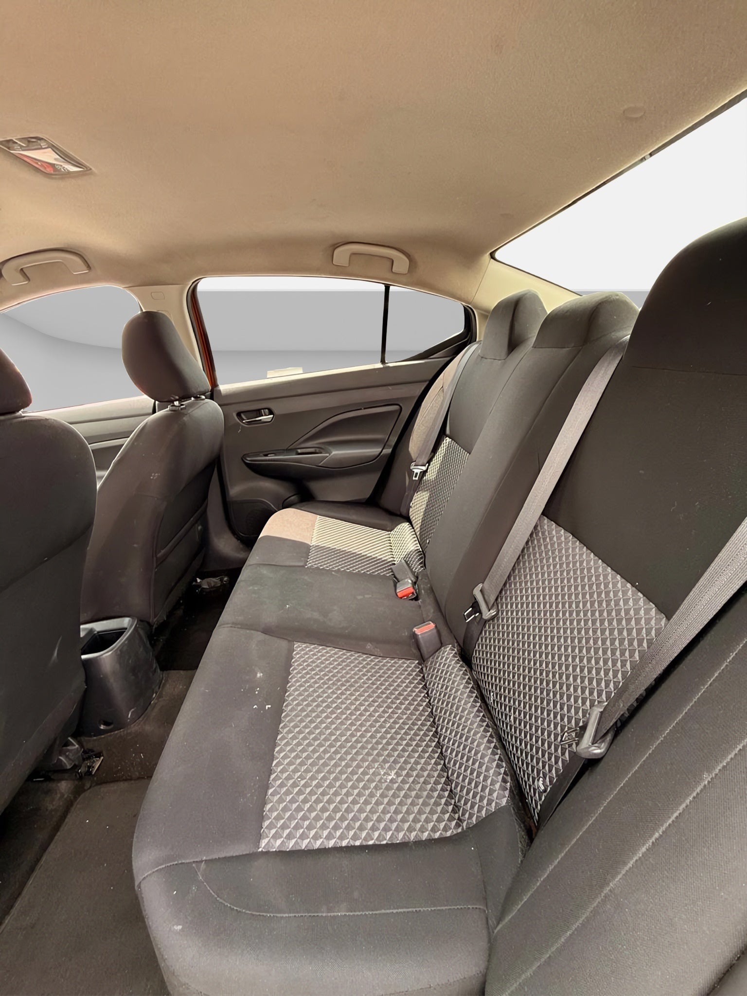 2022 Nissan VERSA 4 PTS SENSE TA AAC VE R-15