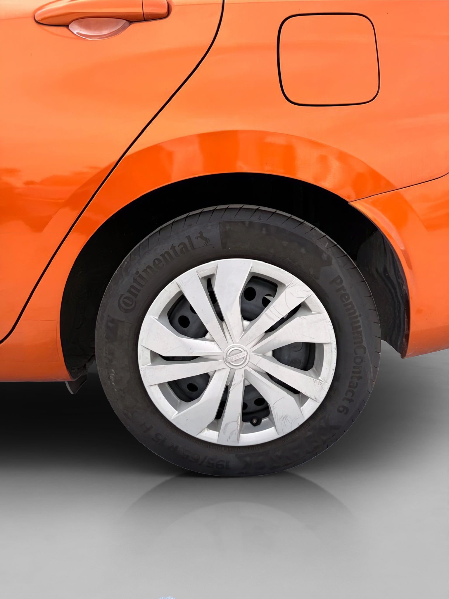 2022 Nissan VERSA 4 PTS SENSE TA AAC VE R-15