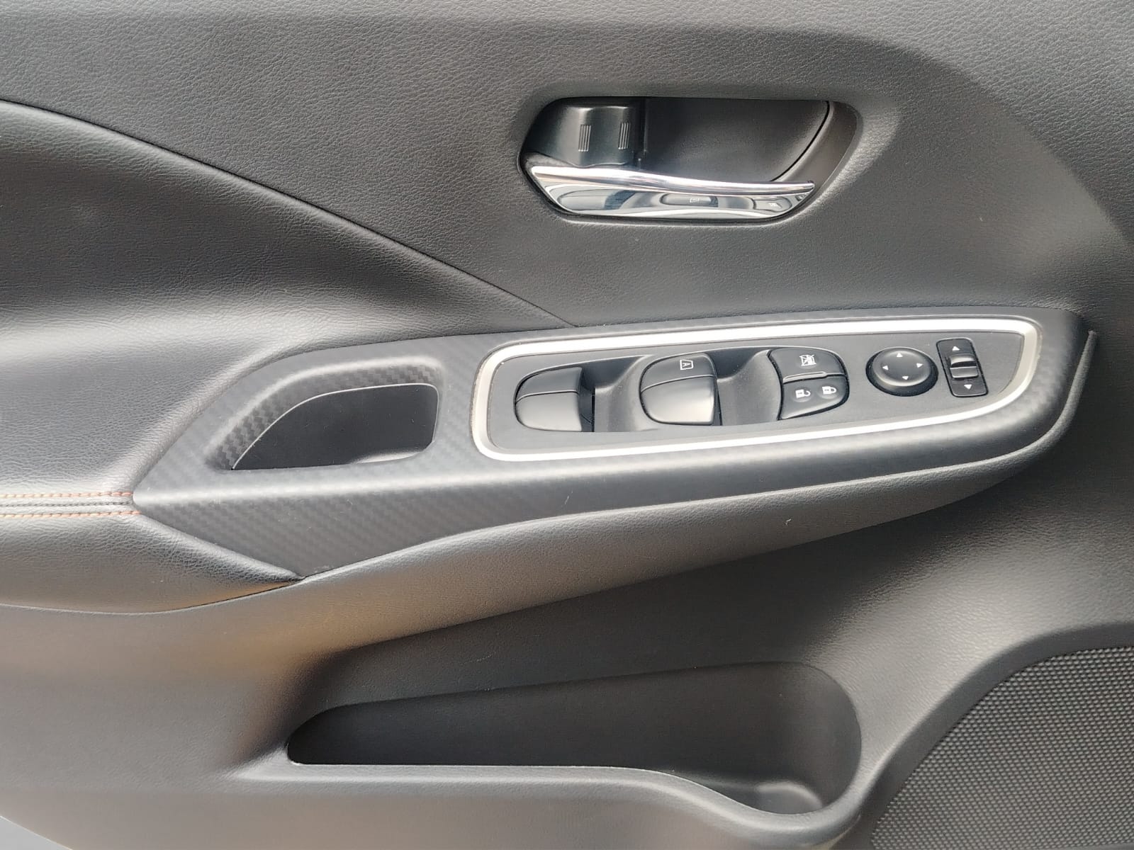 2024 Nissan VERSA 4P SR L41.6 AUT