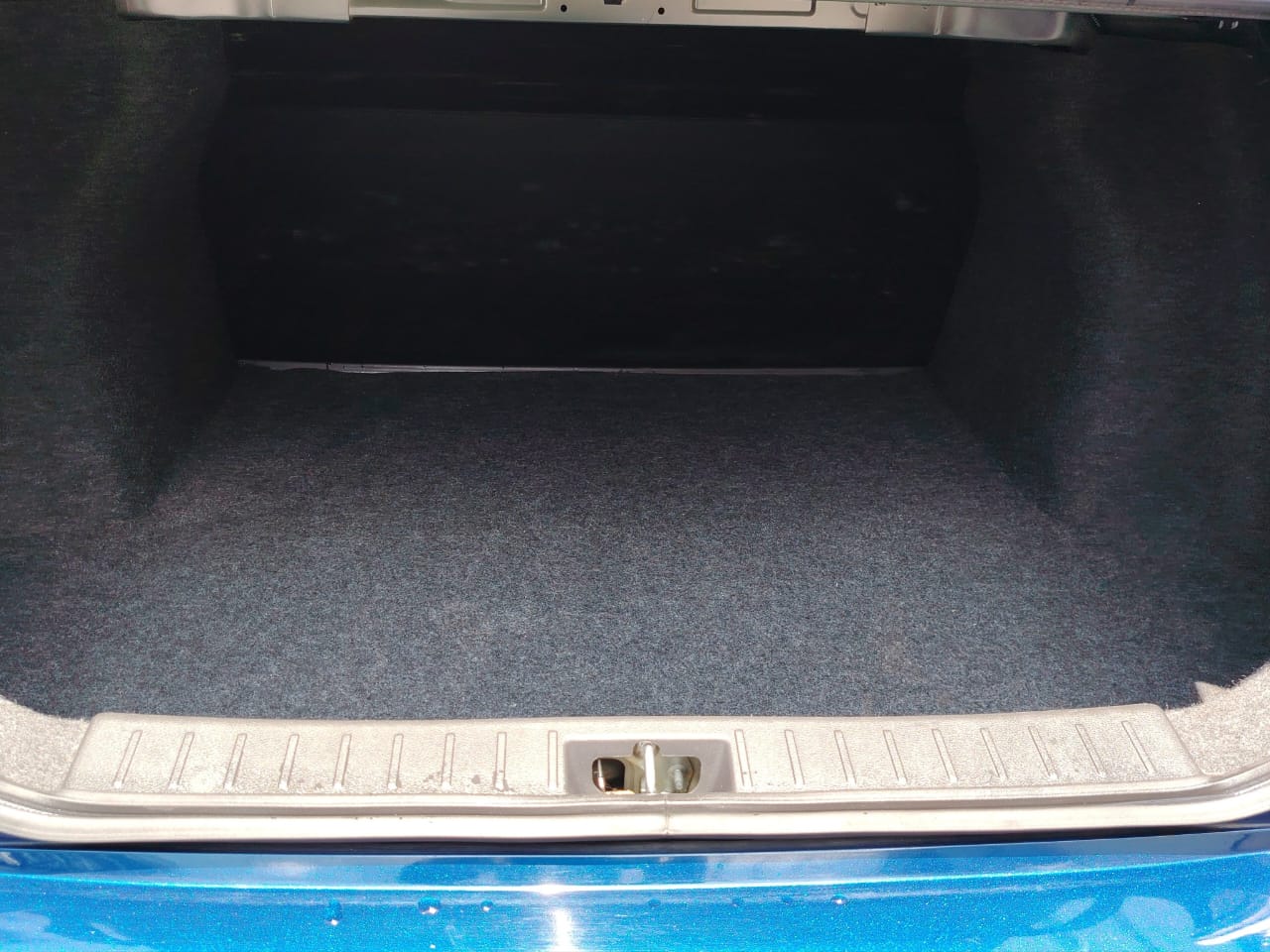 2024 Nissan VERSA 4P SENSE L41.6 AUT