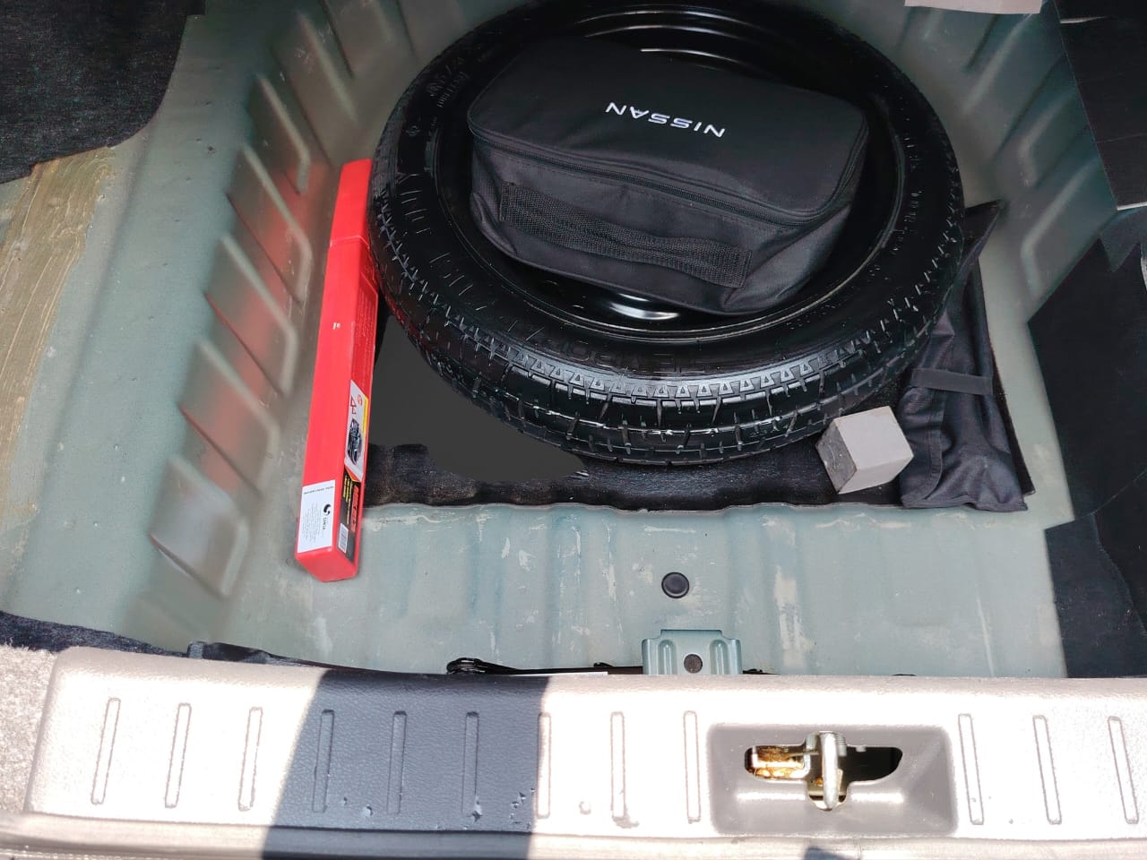 2024 Nissan VERSA 4P SENSE L41.6 AUT