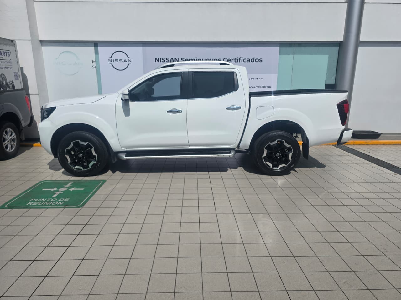 2023 Nissan FRONTIER 4P PLATINUM LE L42.5 AUT