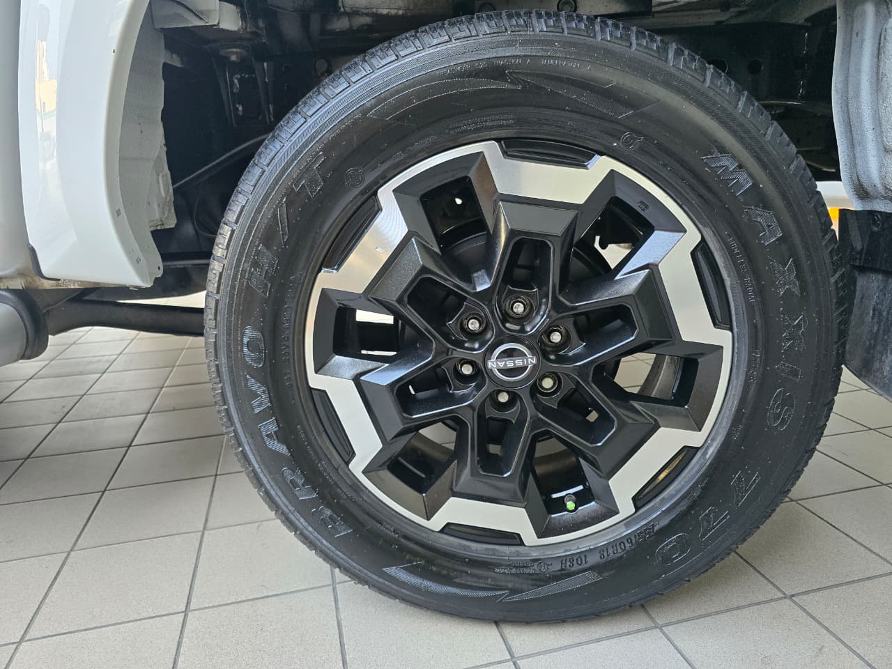 2023 Nissan FRONTIER 4P PLATINUM LE L42.5 AUT