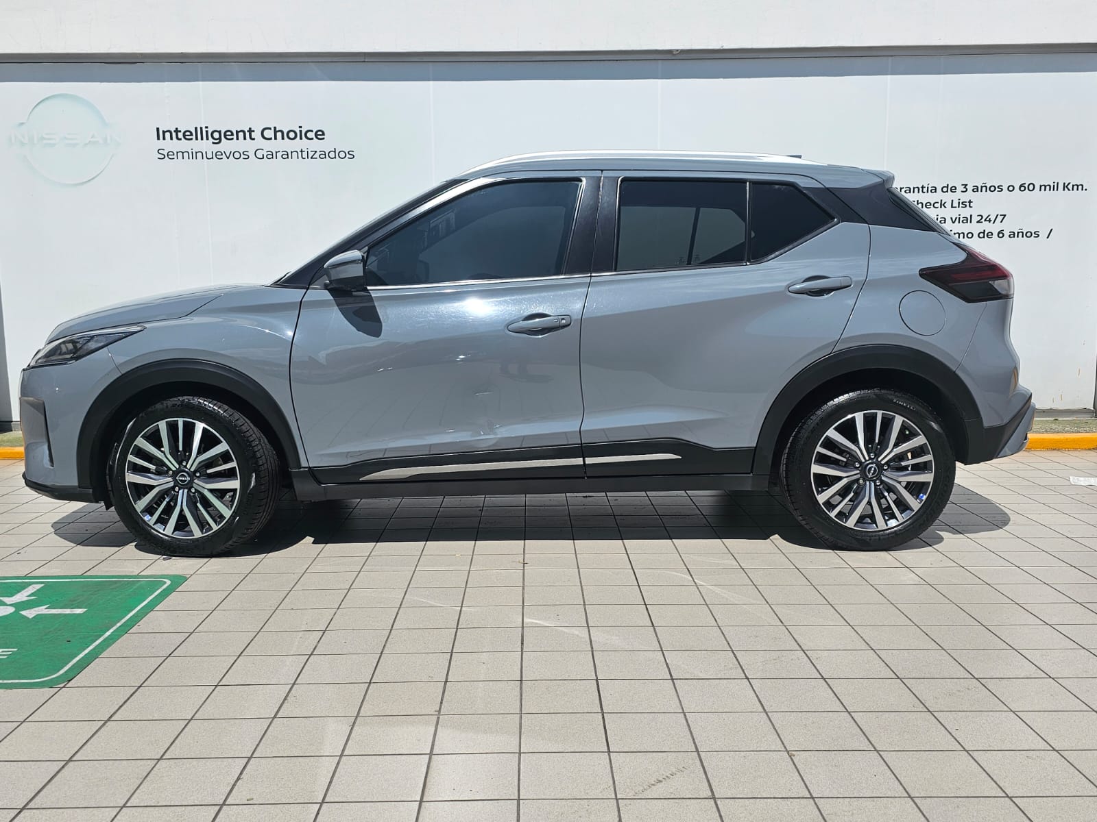 2022 Nissan KICKS 5 PTS PLATINUM 16L TA AAC AUT PIEL GPS RA-18