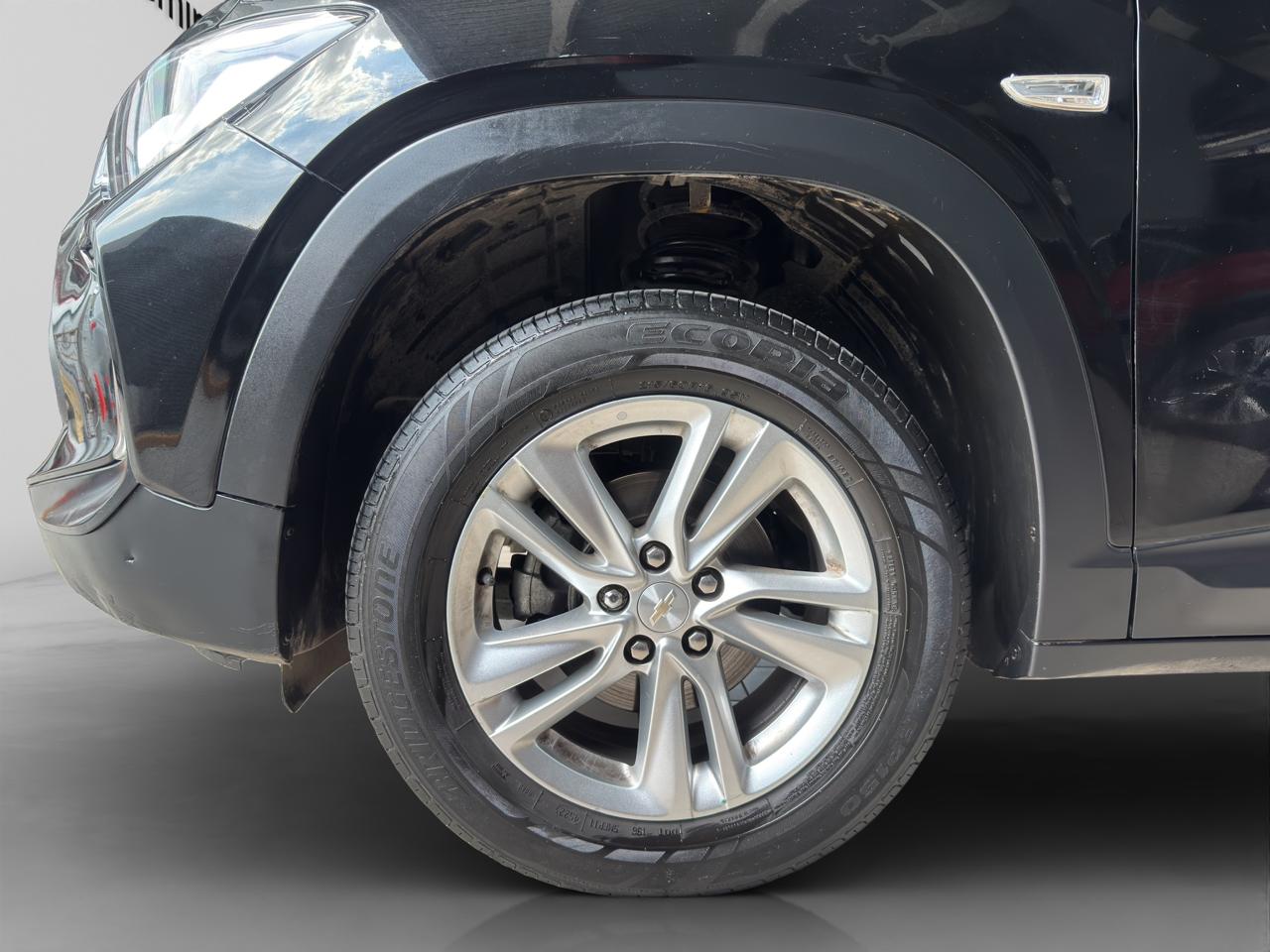 2023 Chevrolet TRACKER D 5 PTS PREMIER 12T TA F LED PIEL TP RA-17 BITONO