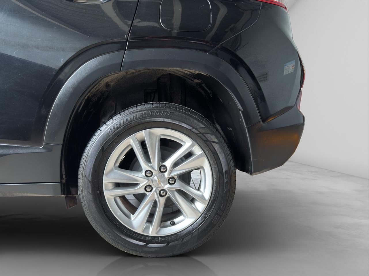 2023 Chevrolet TRACKER D 5 PTS PREMIER 12T TA F LED PIEL TP RA-17 BITONO