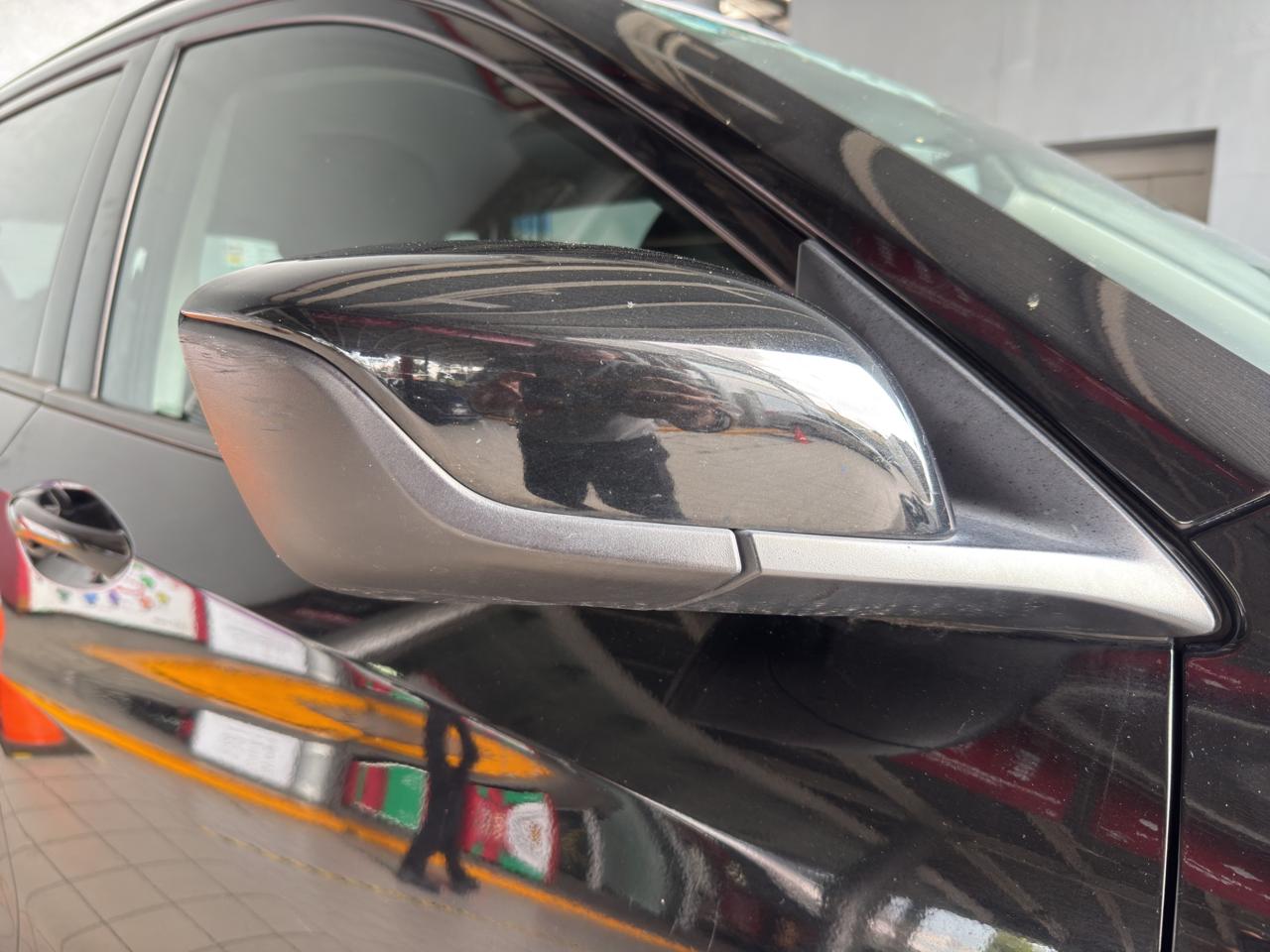 2023 Chevrolet TRACKER D 5 PTS PREMIER 12T TA F LED PIEL TP RA-17 BITONO