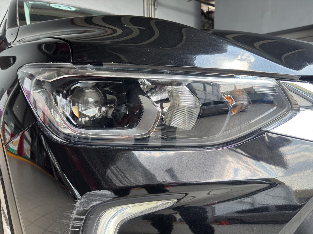 2023 Chevrolet TRACKER D 5 PTS PREMIER 12T TA F LED PIEL TP RA-17 BITONO
