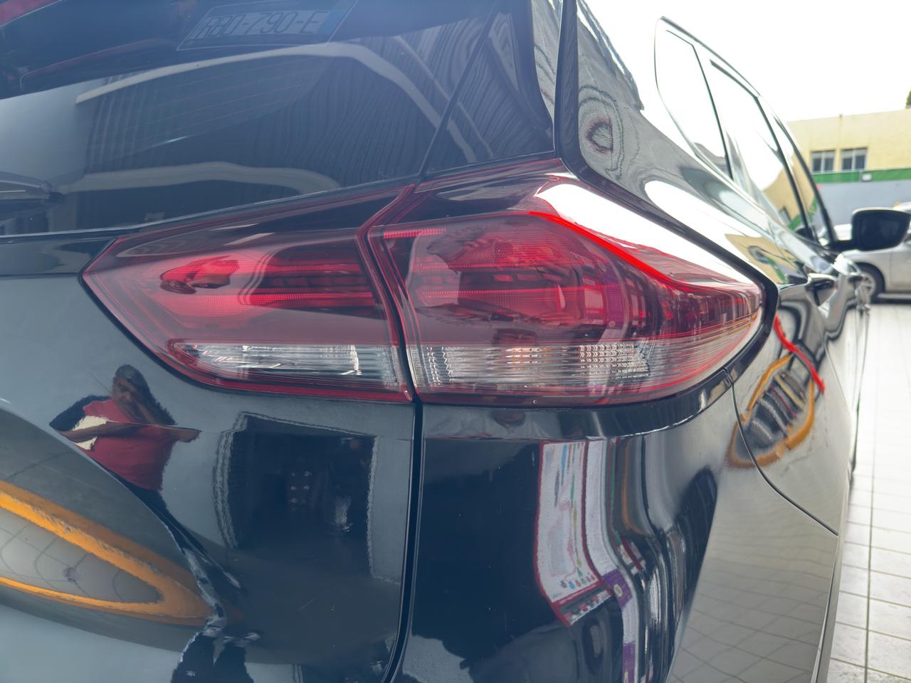 2023 Chevrolet TRACKER D 5 PTS PREMIER 12T TA F LED PIEL TP RA-17 BITONO