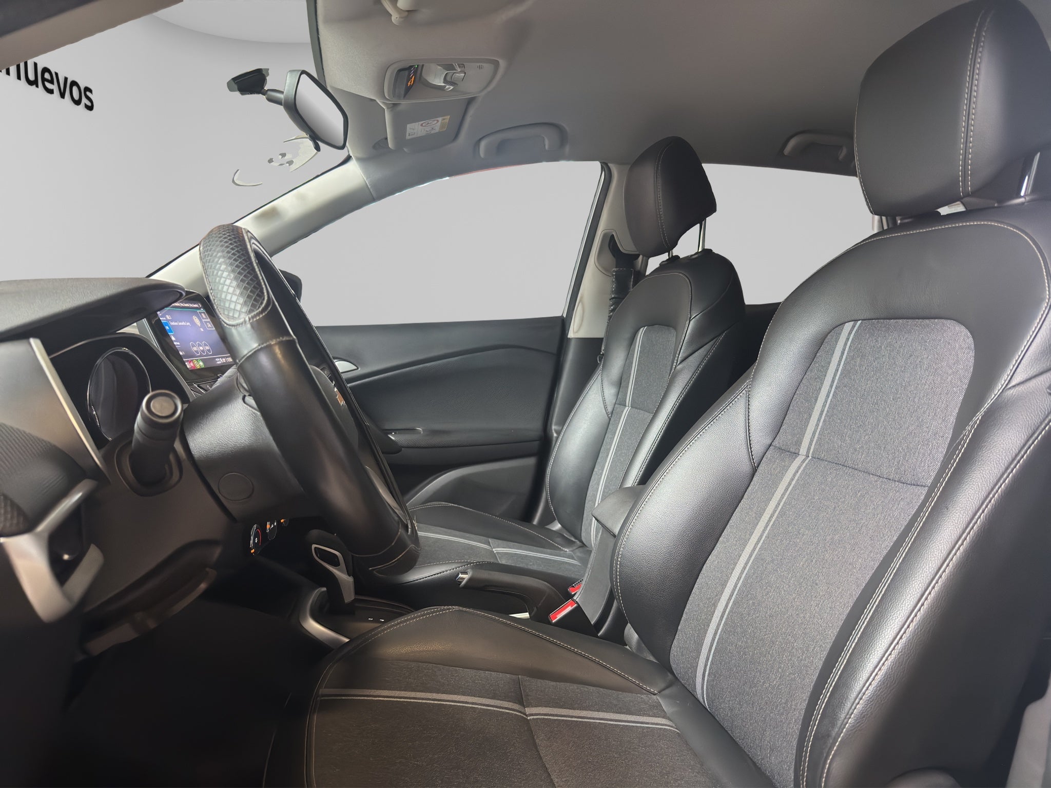 2023 Chevrolet TRACKER D 5 PTS PREMIER 12T TA F LED PIEL TP RA-17 BITONO