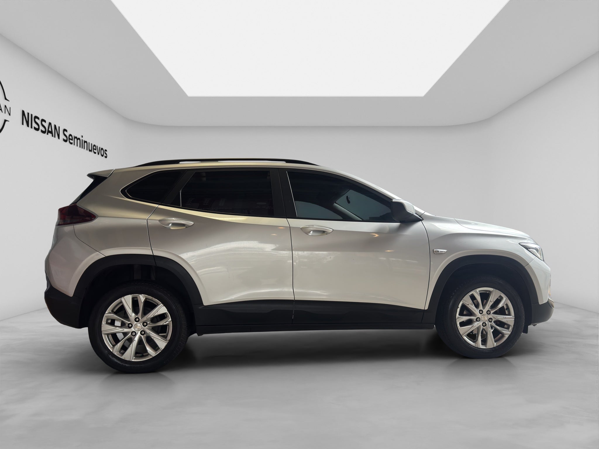 2023 Chevrolet TRACKER D 5 PTS PREMIER 12T TA F LED PIEL TP RA-17 BITONO