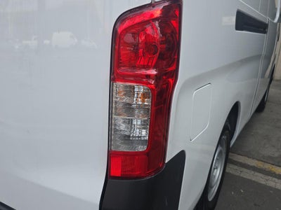 2025 Nissan URVAN 14 PAS