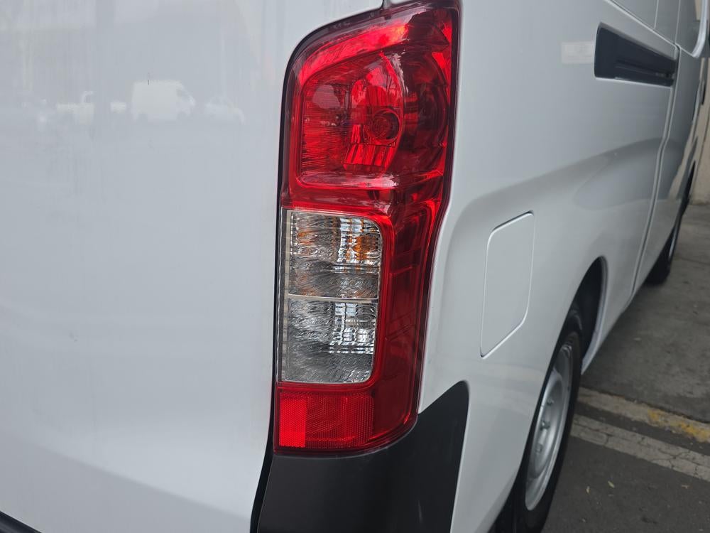 2025 Nissan URVAN 14 PAS