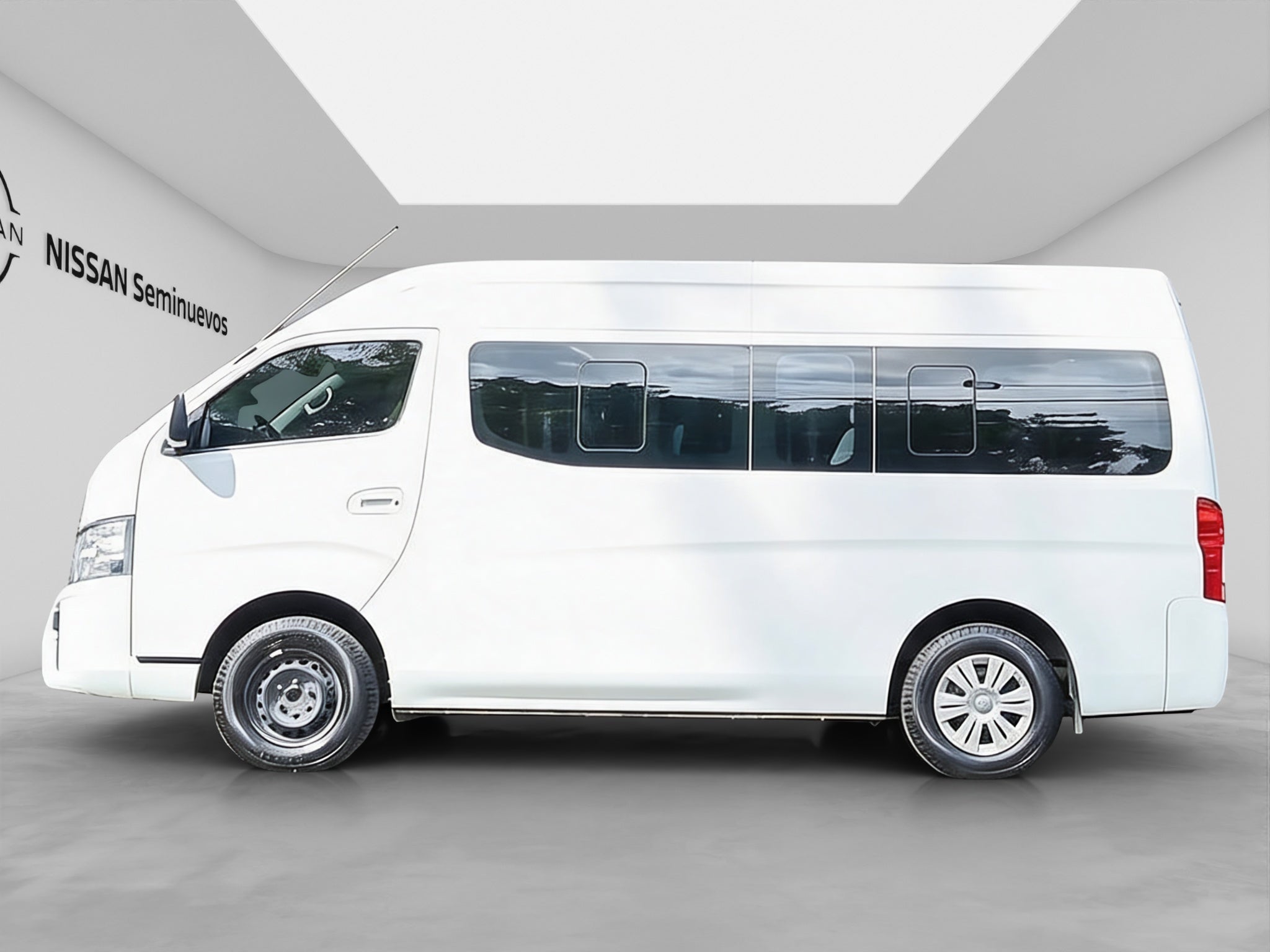 2025 Nissan URVAN 14 PAS
