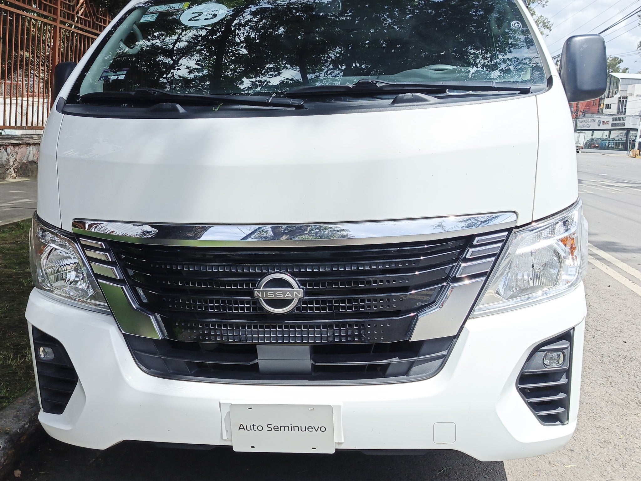 2025 Nissan URVAN 14 PAS
