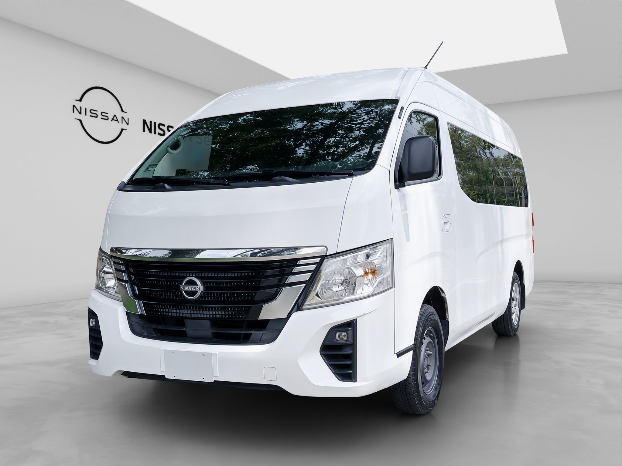 2025 Nissan URVAN 14 PAS