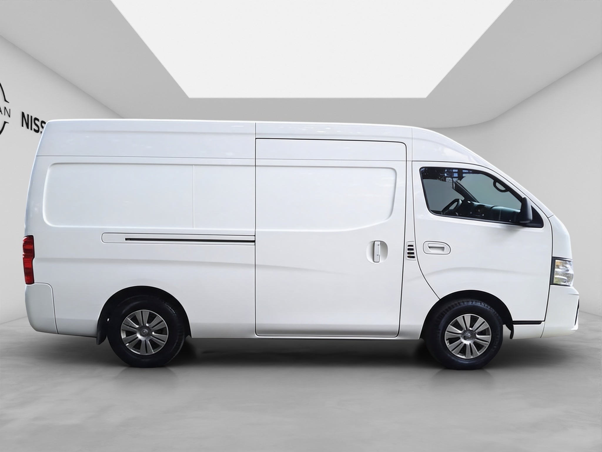 2025 Nissan URVAN 14 PAS