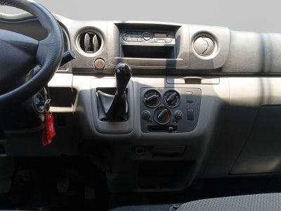 2022 Nissan URVAN 4 PTS AMPLIA VENTANAS TM5