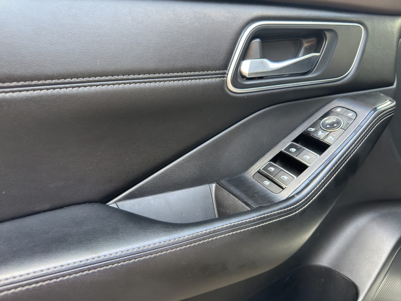 2023 Nissan X-TRAIL PLATINUM 2 FILAS