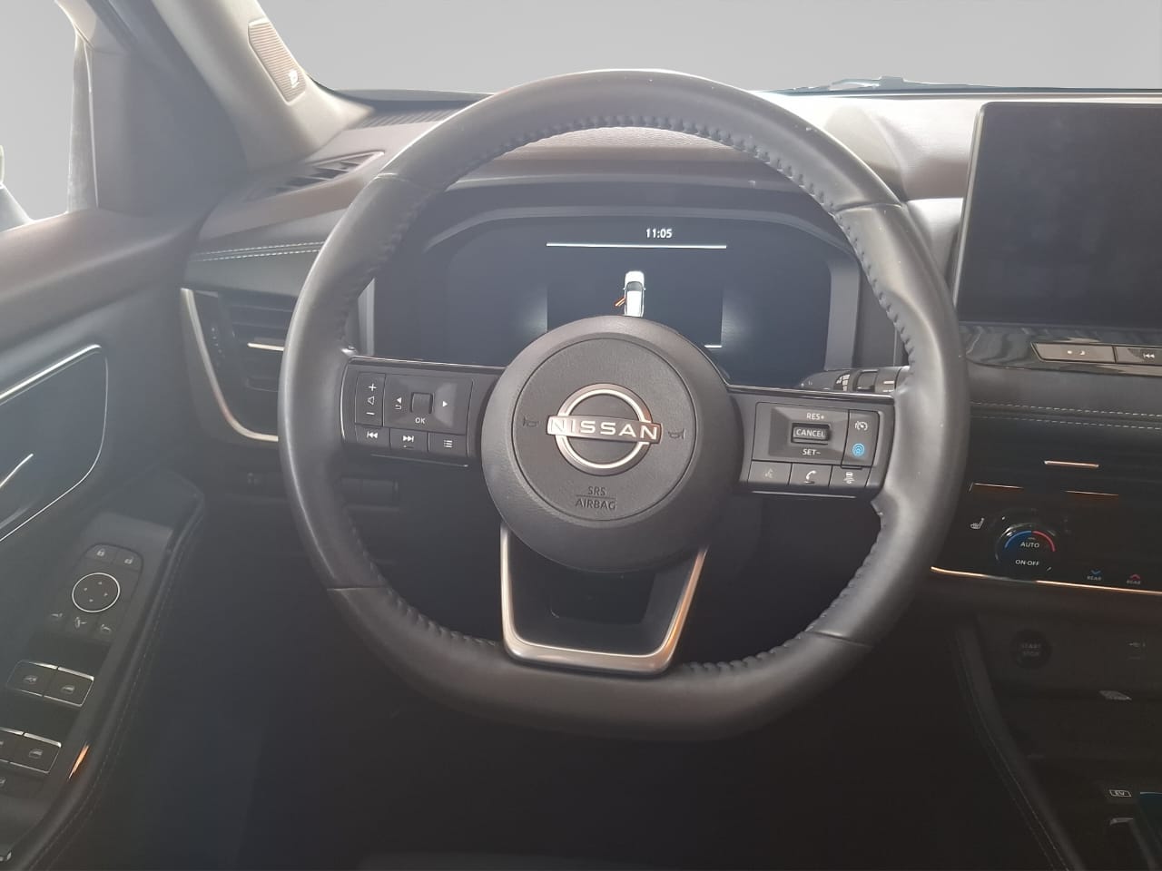 2025 Nissan X-TRAIL 5P PLATINUM E.POWER HEV L31.5 AUT