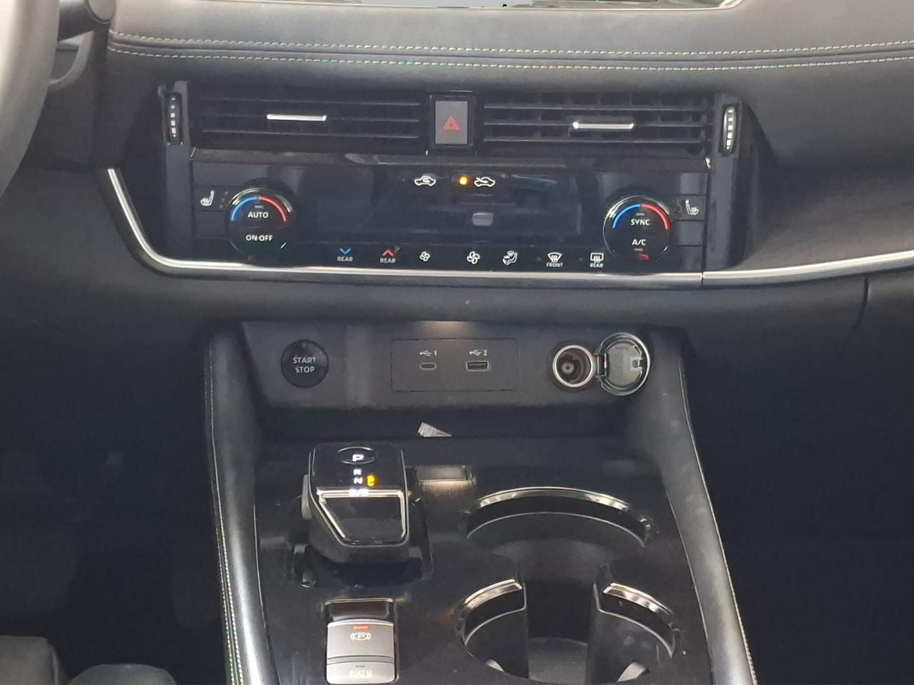 2025 Nissan X-TRAIL 5P PLATINUM E.POWER HEV L31.5 AUT