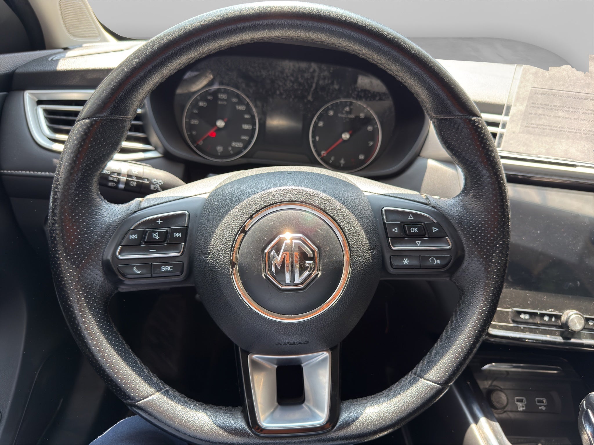 2023 MG MG 5 4 PTS ELEGANCE 15L TA VE PIEL QC RA-16