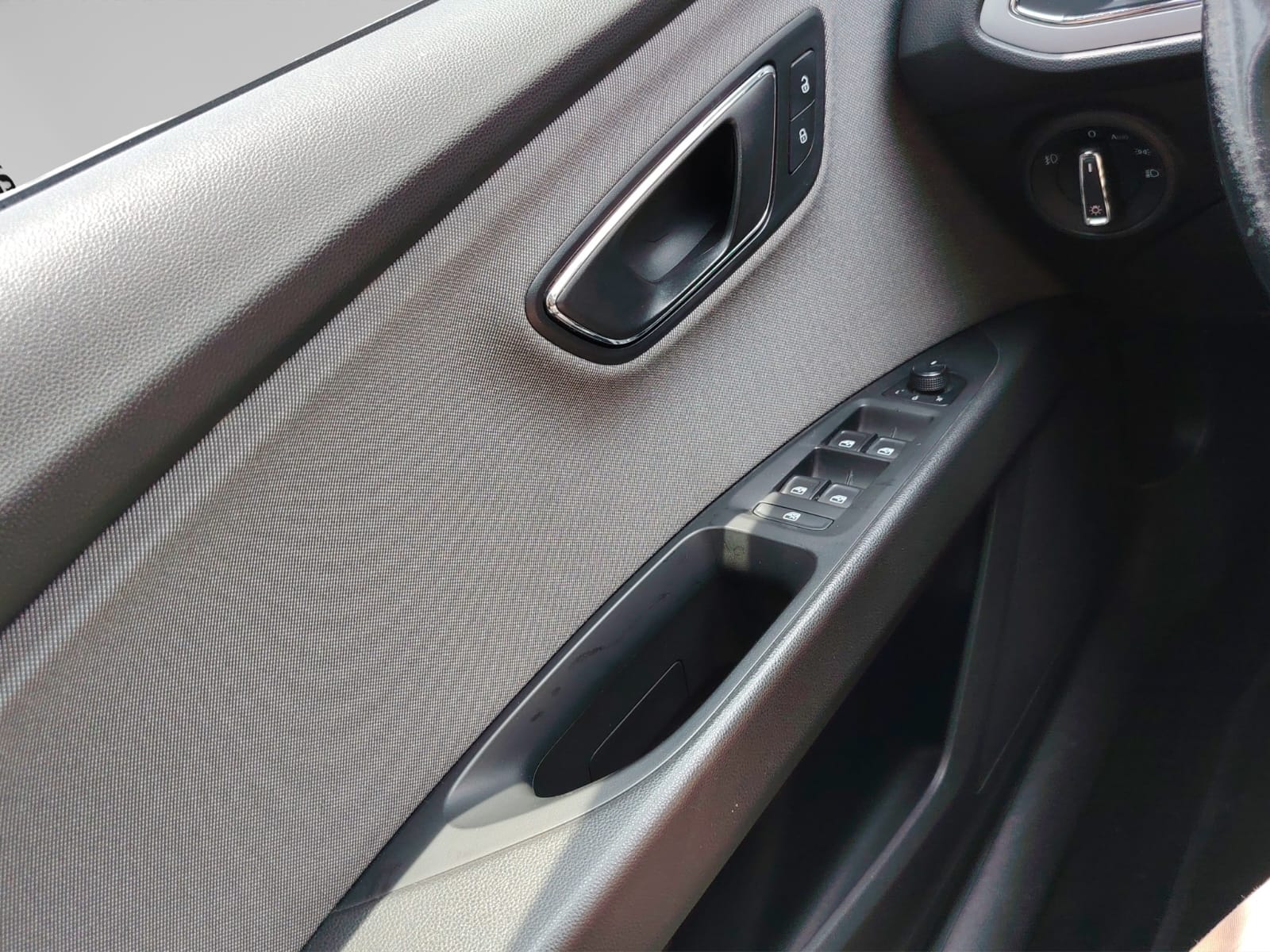 2019 SEAT LEON 5 PTS STYLE 14T 150 HP TA CLIMATRONIC QC RA-17
